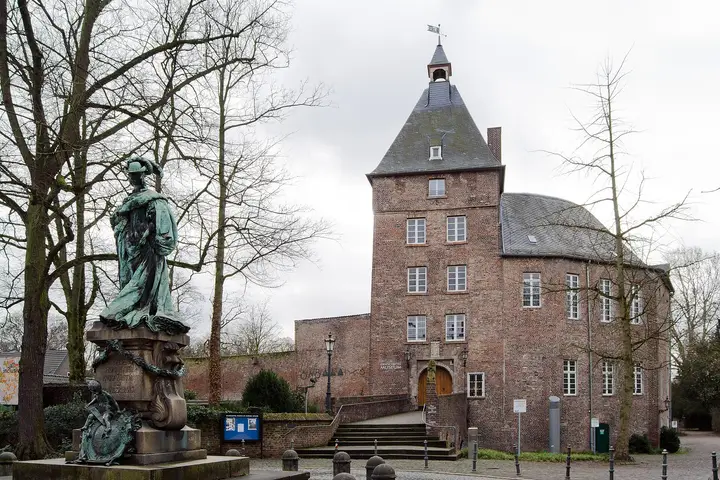 Moers Kalesi (Schloss Moers)